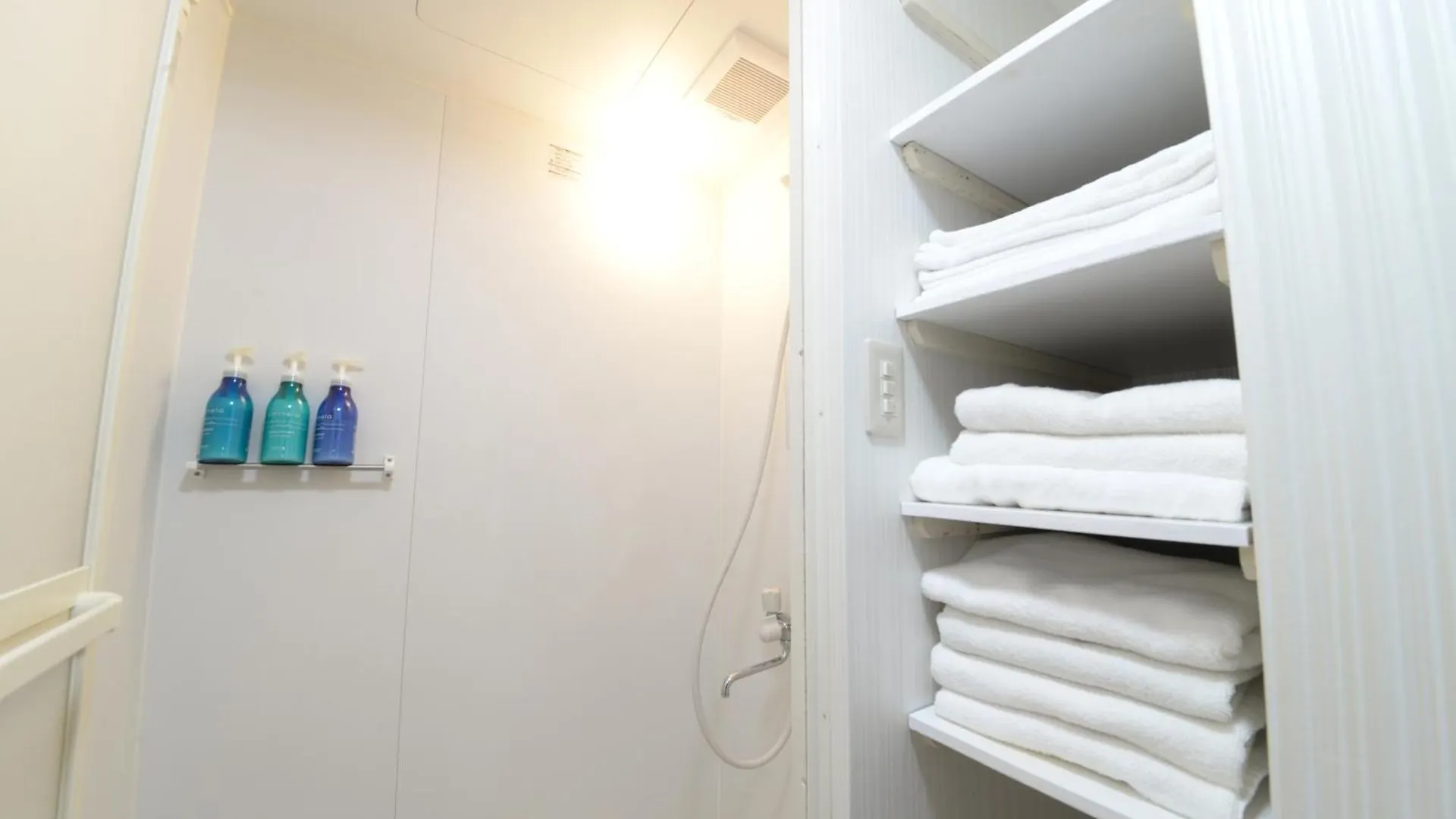 和ノ楓cottage　新宿の2階建て5室2シャワー2トイレ Tokyo 0*,  Giappone